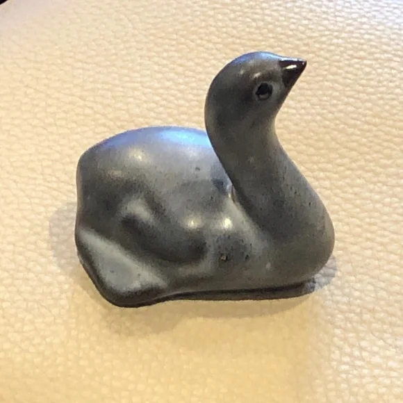 VINTAGE PIGEON FORGE POTTERY SWAN